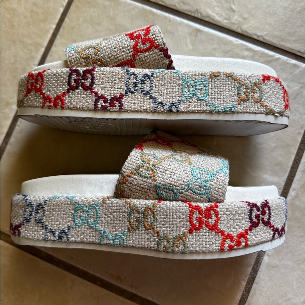 Designer-Inspired Cream Platform Slide Sandals with Multicolor Logo Embroidery